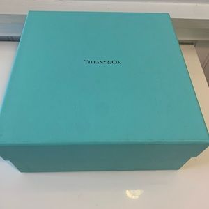 🩵 TIFFANY & CO. GIFT BOX
